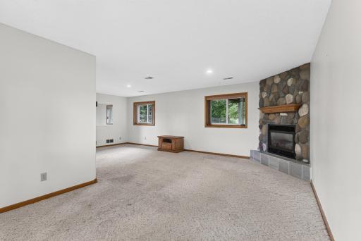 15275 88th Street NE, Elk River, MN 55330