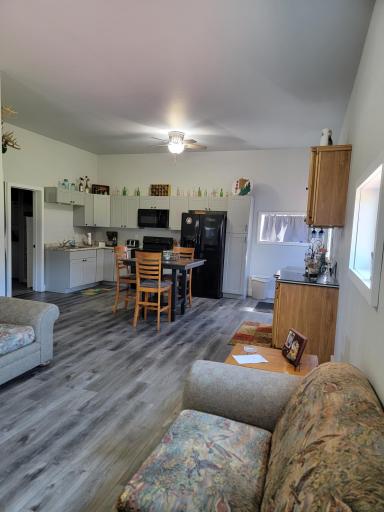 752 Hallberg Street SW, Warroad, MN 56763