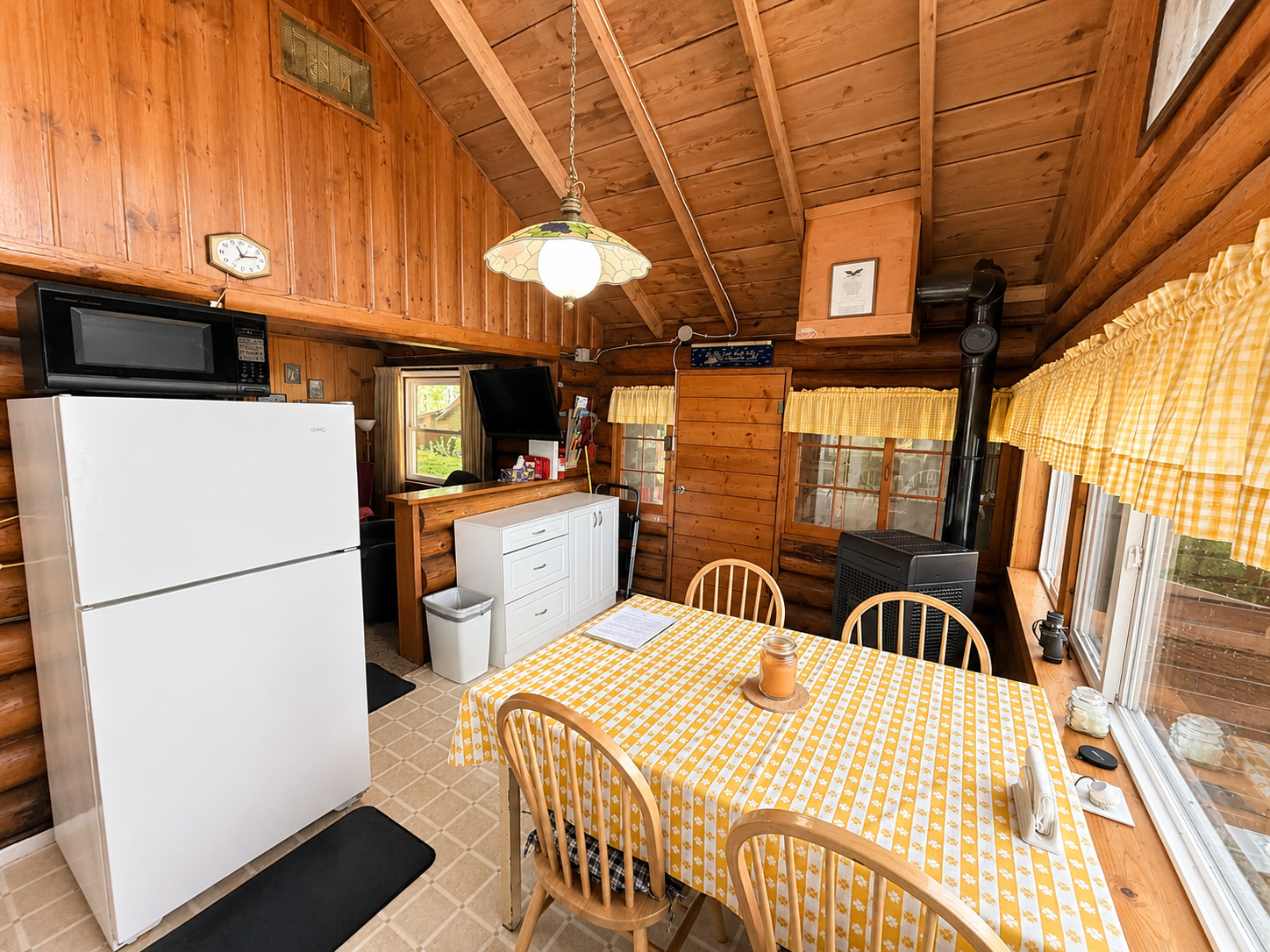 Kitchen dining