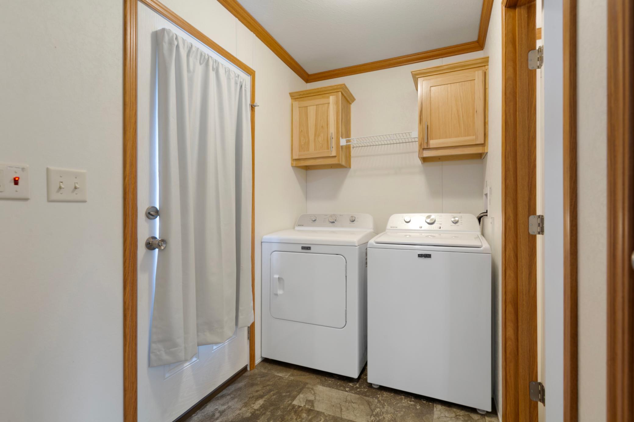 19 back entry_laundry.jpg
