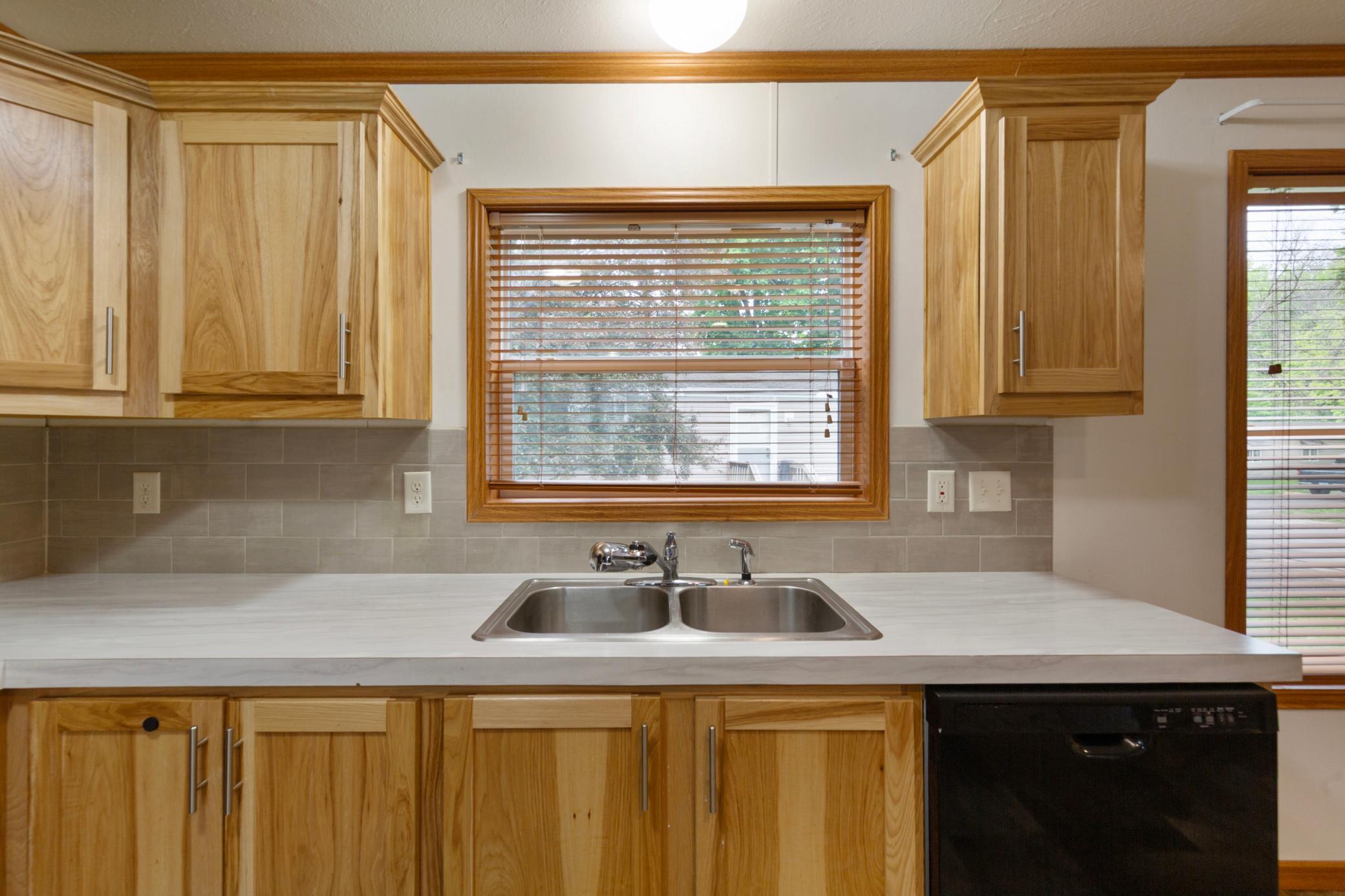 15 kitchen.jpg