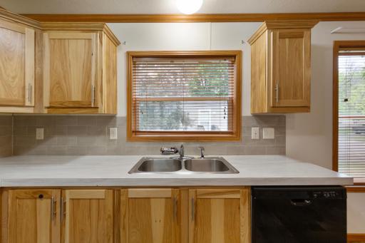 12270 Geneva Way, Apple Valley, MN 55124