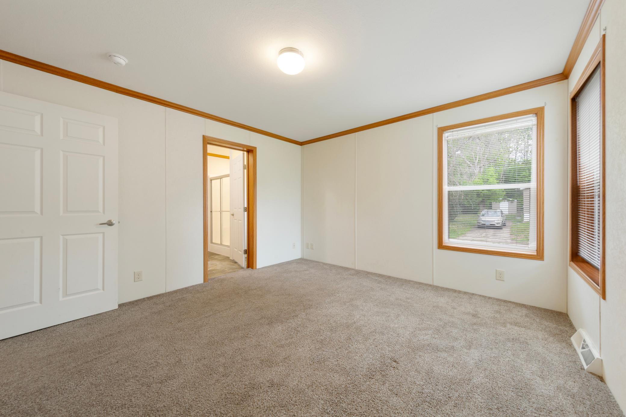 25 main bedroom.jpg