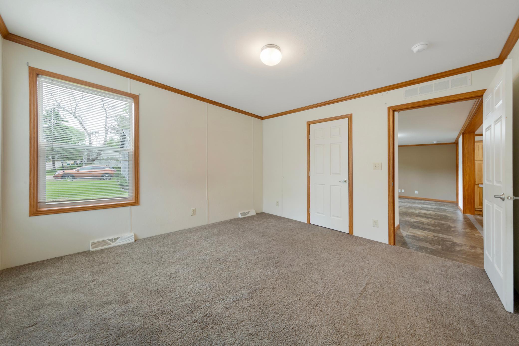 24 main bedroom.jpg
