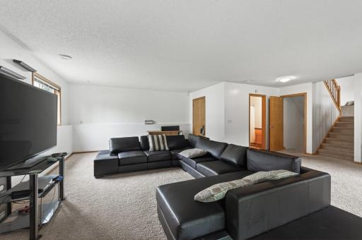 10035 Fallgold Parkway N, Brooklyn Park, MN 55443