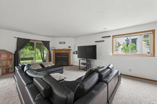 10035 Fallgold Parkway N, Brooklyn Park, MN 55443
