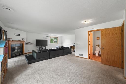 10035 Fallgold Parkway N, Brooklyn Park, MN 55443