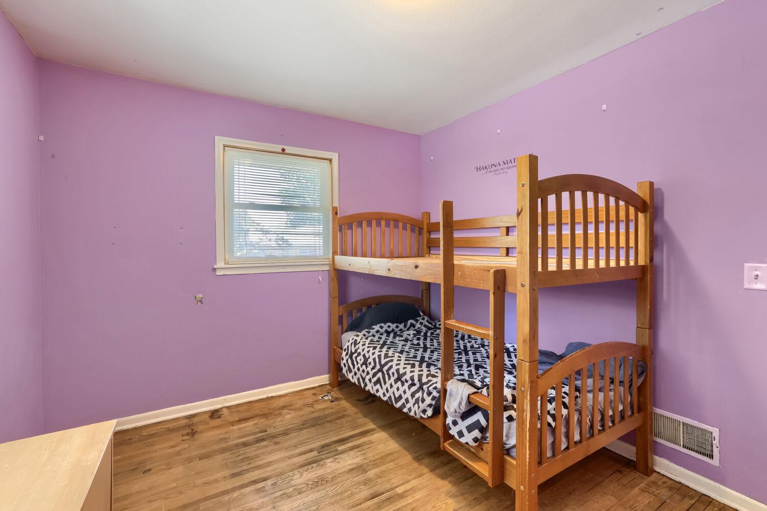 5400 Knox Ave N - Web Quality - 022 - 22 Bedroom.jpg