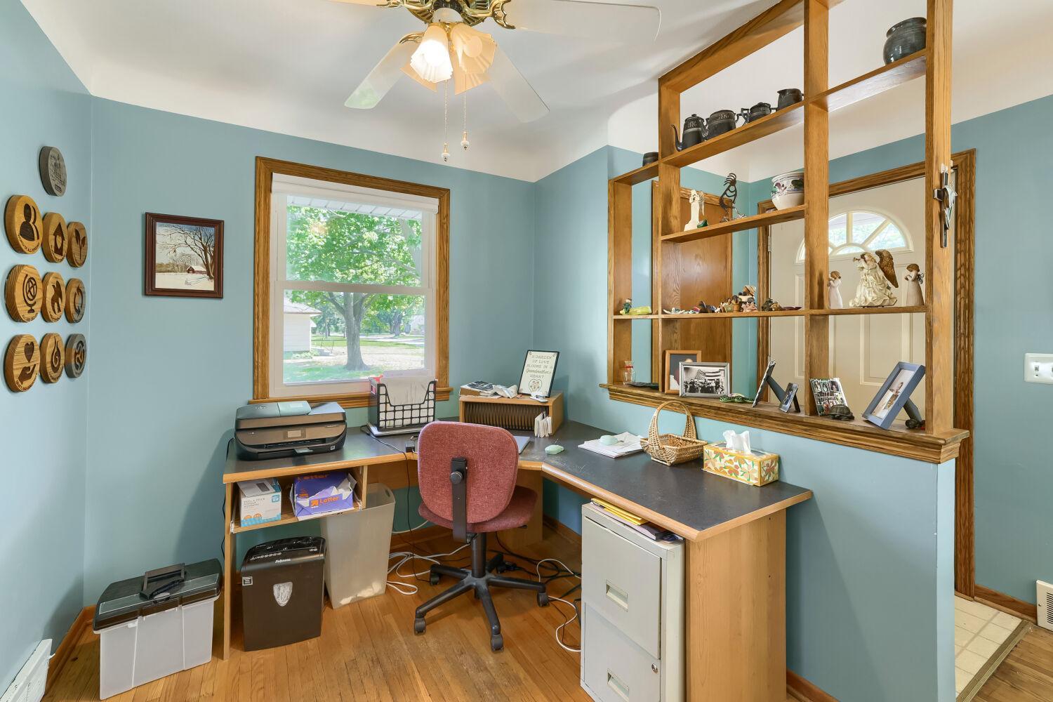 5400 Knox Ave N - Web Quality - 004 - 04 Office.jpg