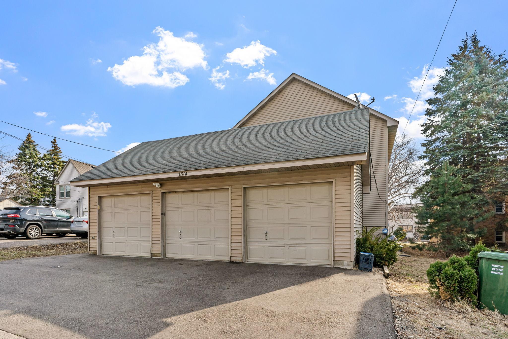 3 Car Garage