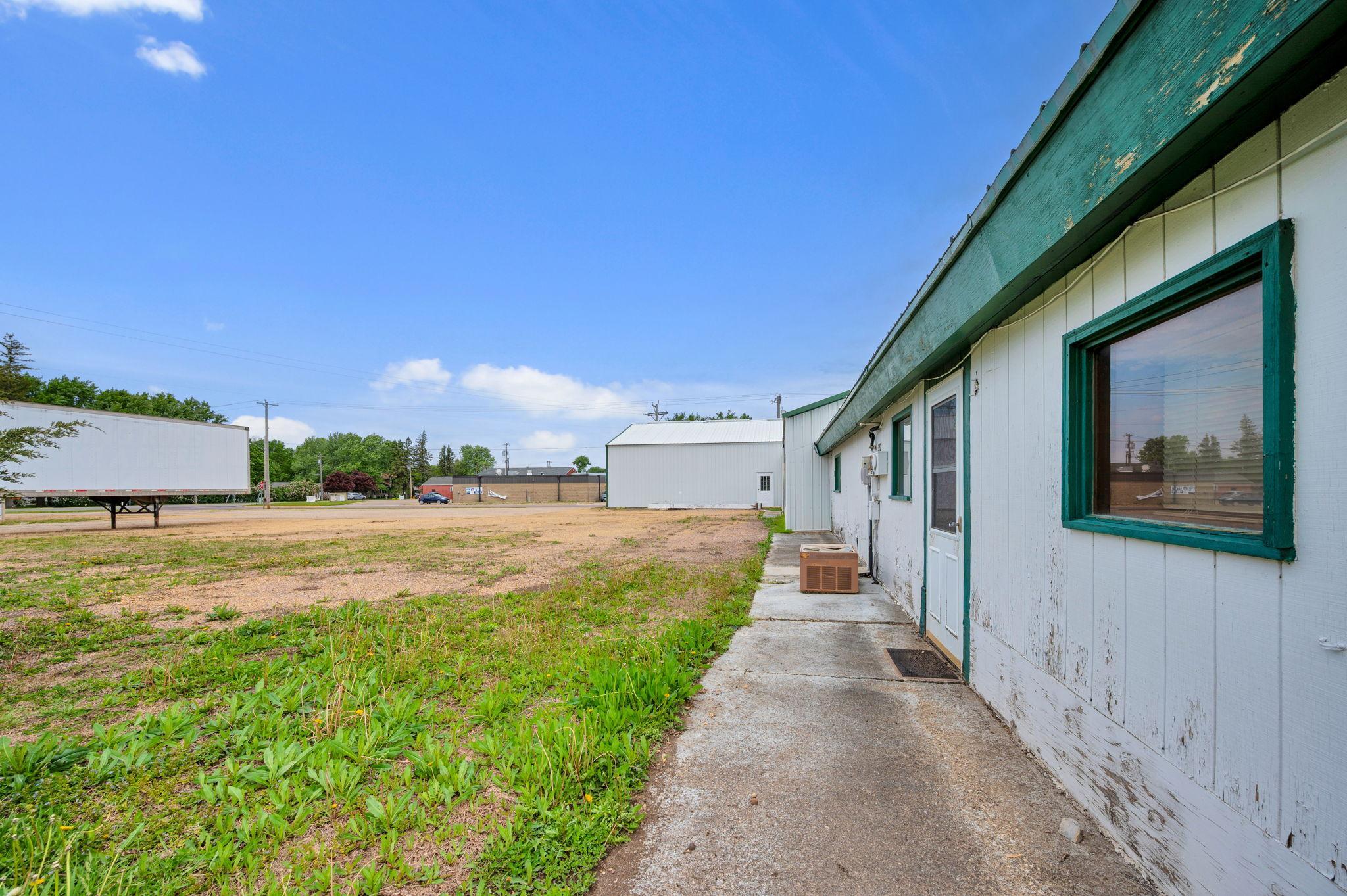 44 6th Ave SE Winnebago MN-6.jpg