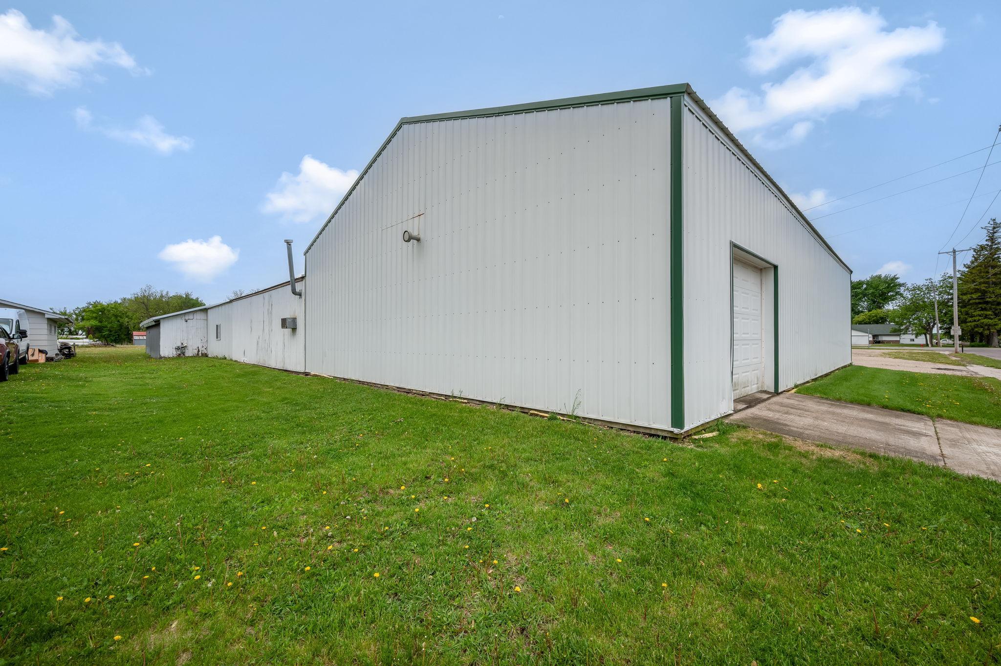 44 6th Ave SE Winnebago MN-4.jpg