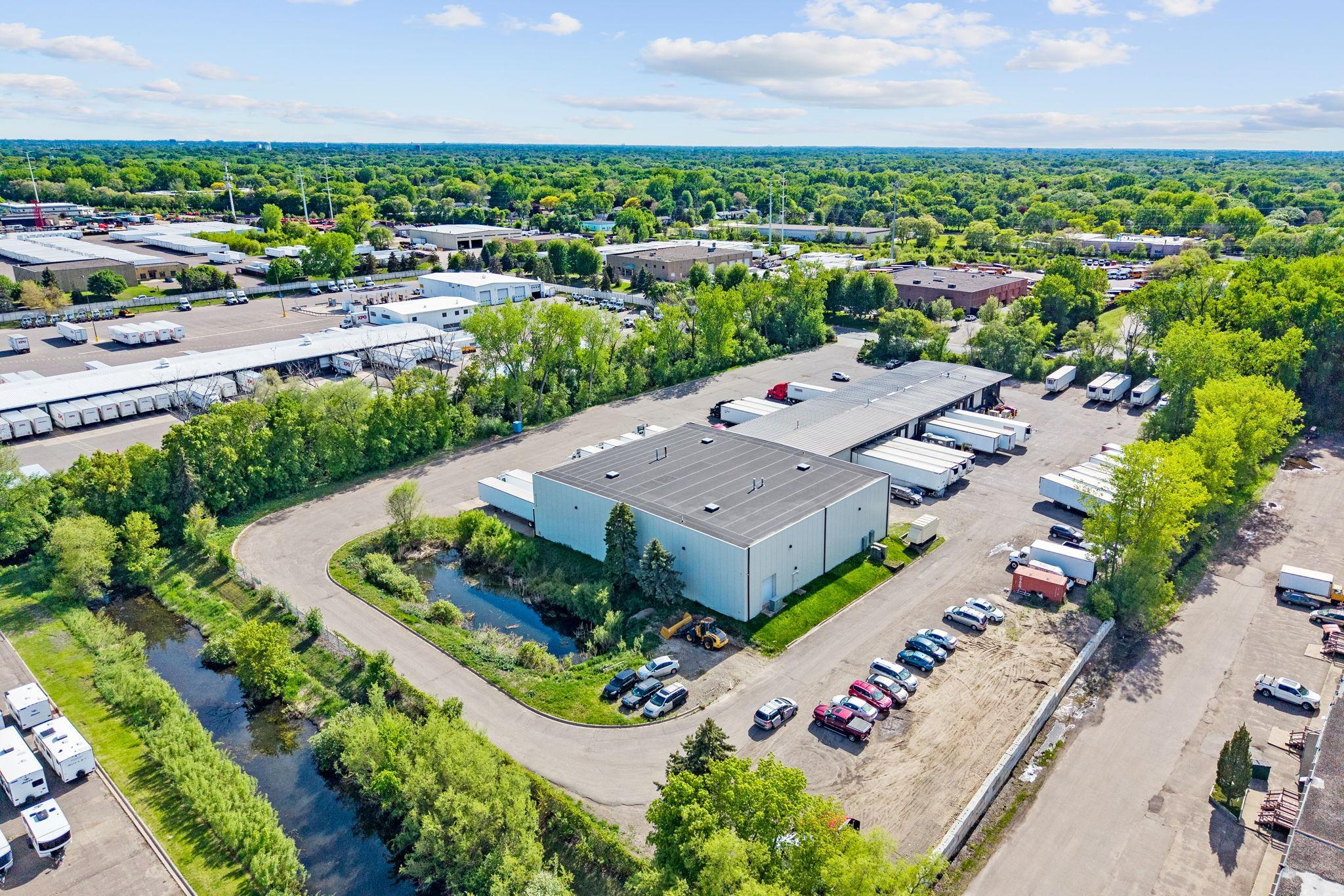 6-web-or-mls-8201 Hickory St-6.jpg