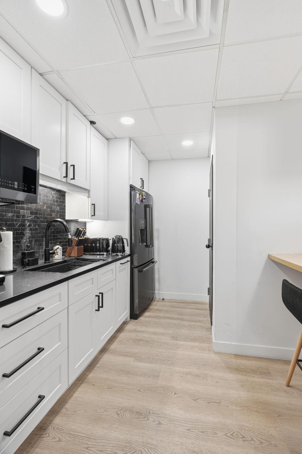 54-web-or-mls-8201 Hickory St NE-42.jpg