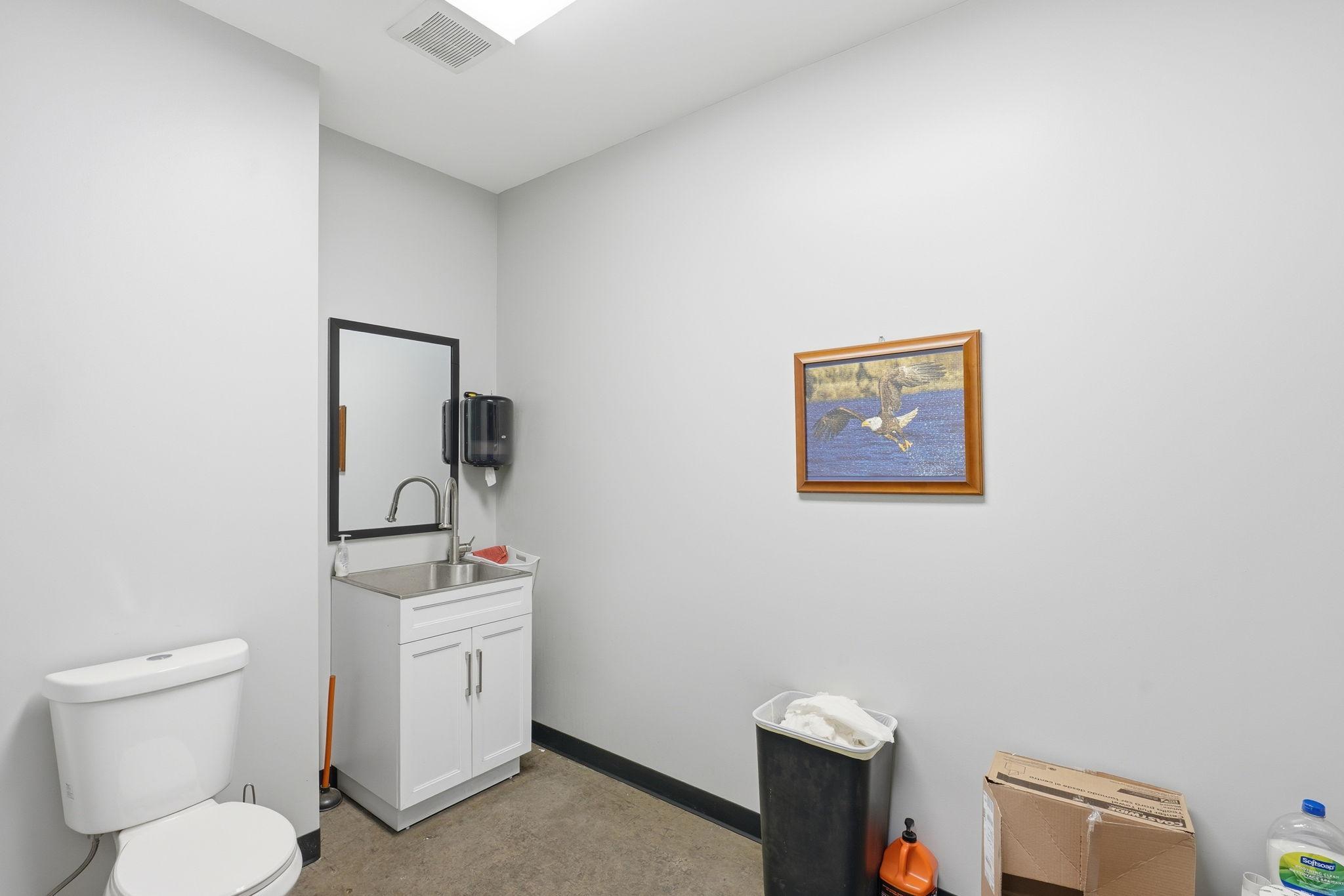 81-web-or-mls-8201 Hickory St NE-69.jpg