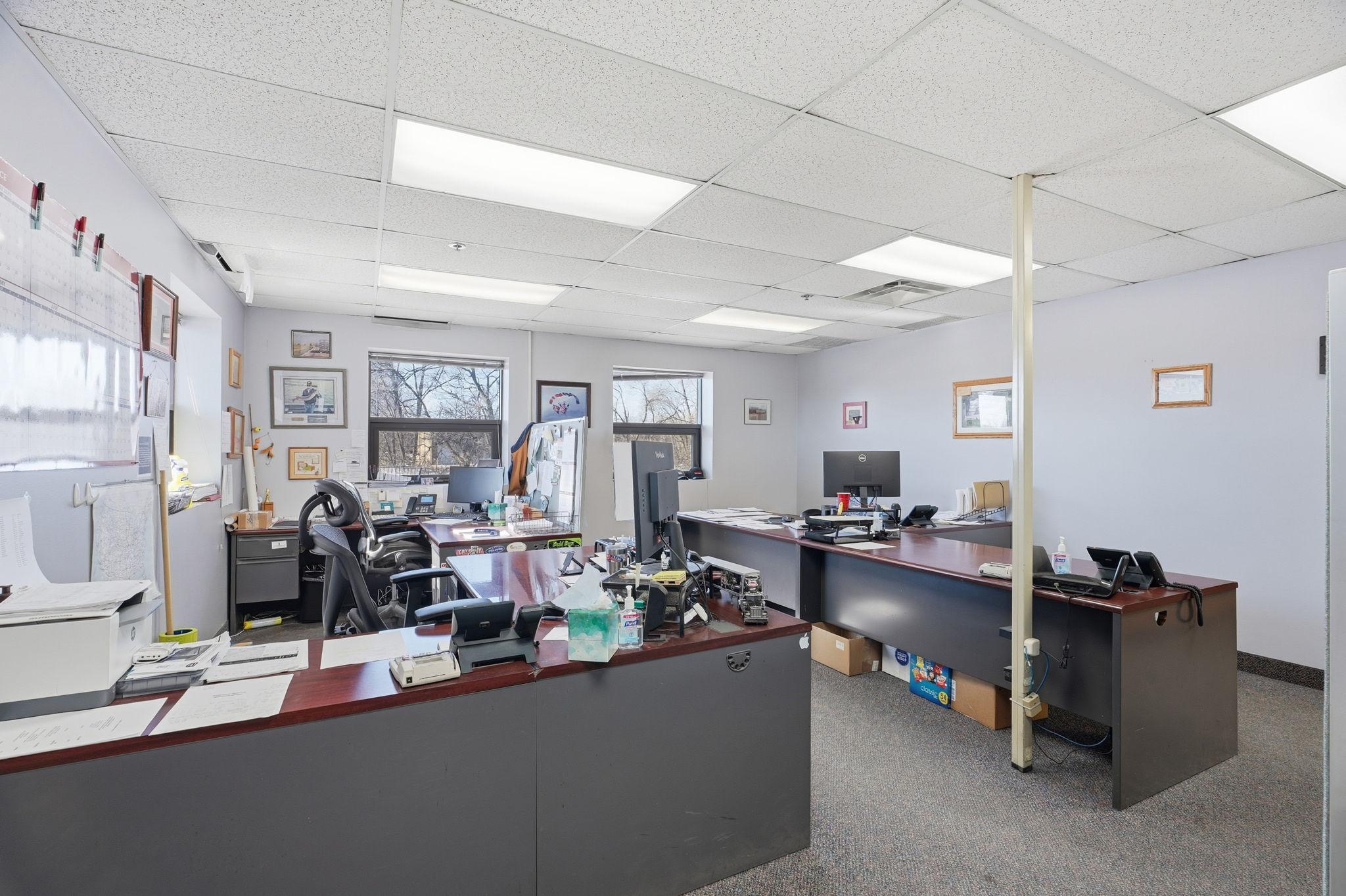 98-web-or-mls-8201 Hickory St NE-86.jpg