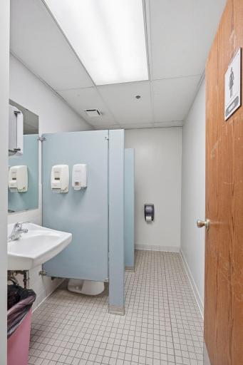 104-web-or-mls-8201 Hickory St NE-92.jpg