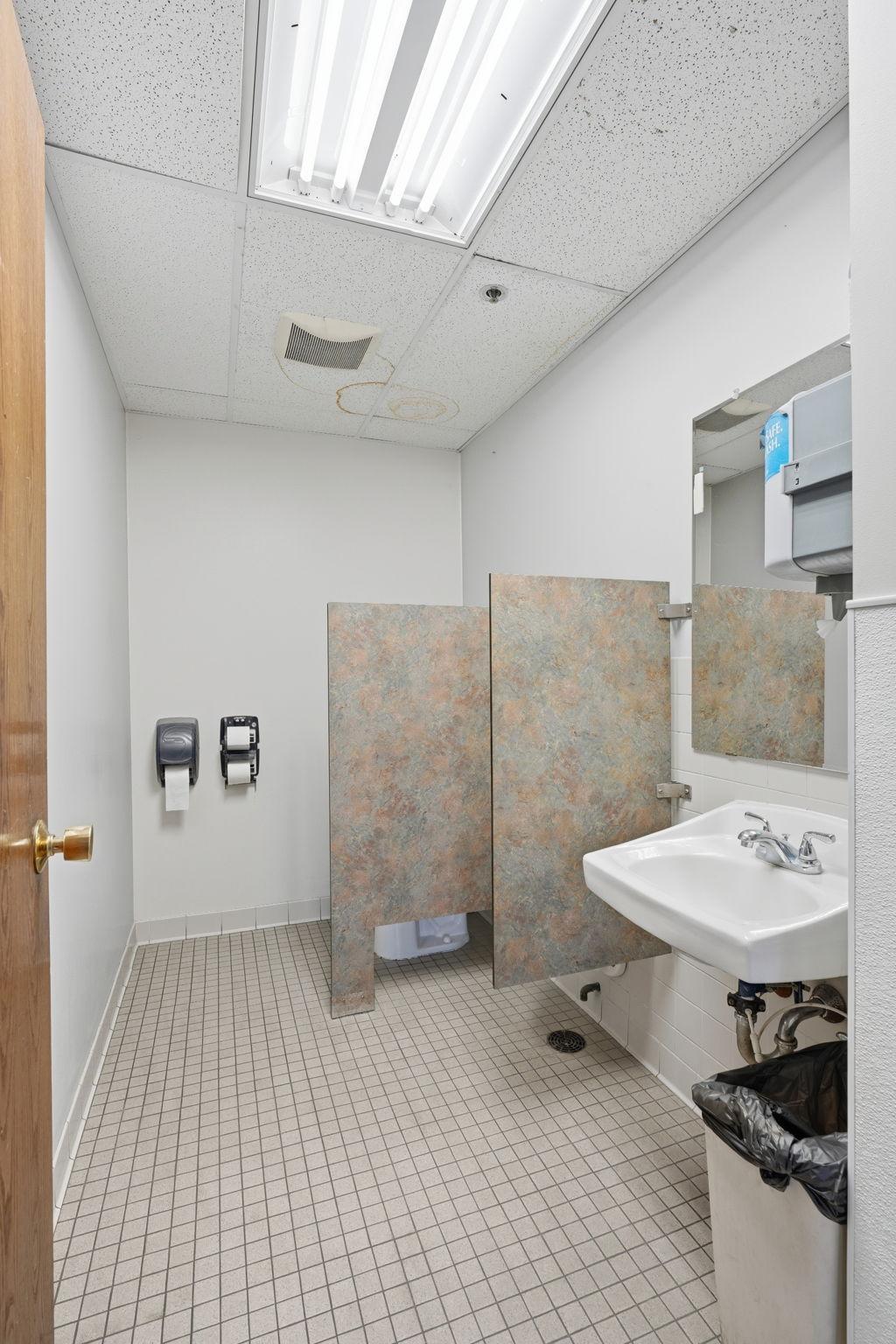 105-web-or-mls-8201 Hickory St NE-93.jpg