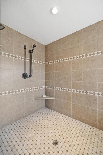 5729 Linden Avenue N, Lake Elmo, MN 55042