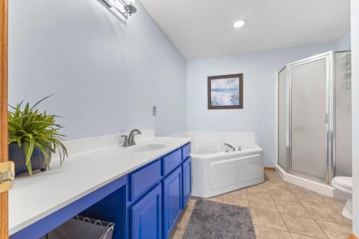 8828 Brunell Way, Inver Grove Heights, MN 55076