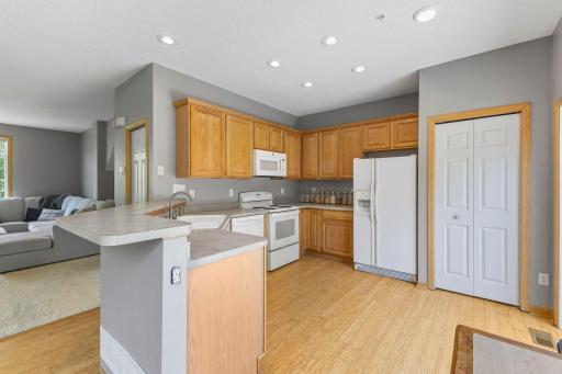 8828 Brunell Way, Inver Grove Heights, MN 55076