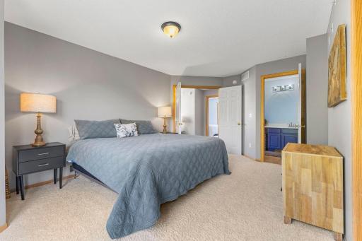 8828 Brunell Way, Inver Grove Heights, MN 55076