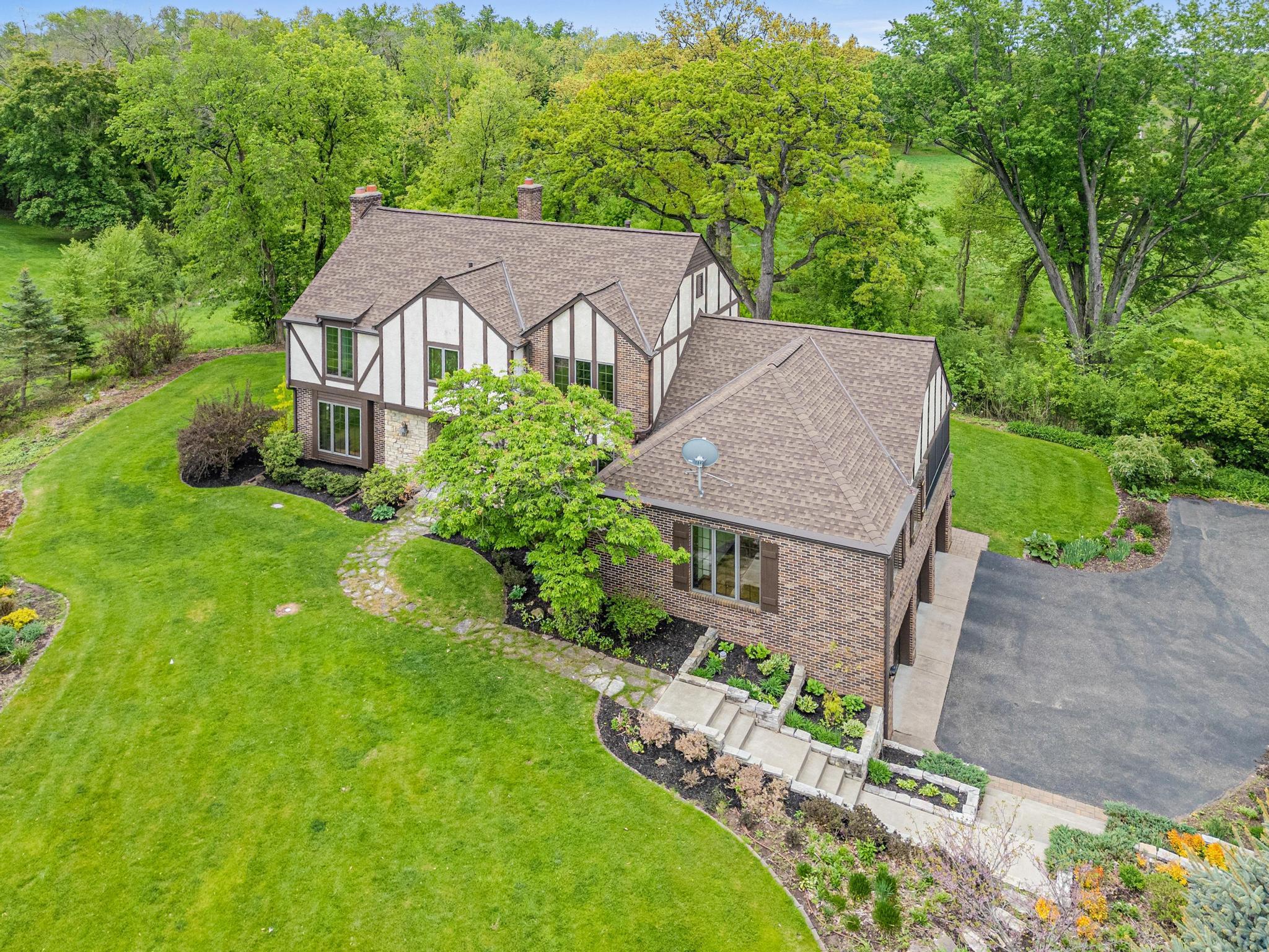 Home is located in the award winning Mahtomedi school district and prestigious Dellwood community.