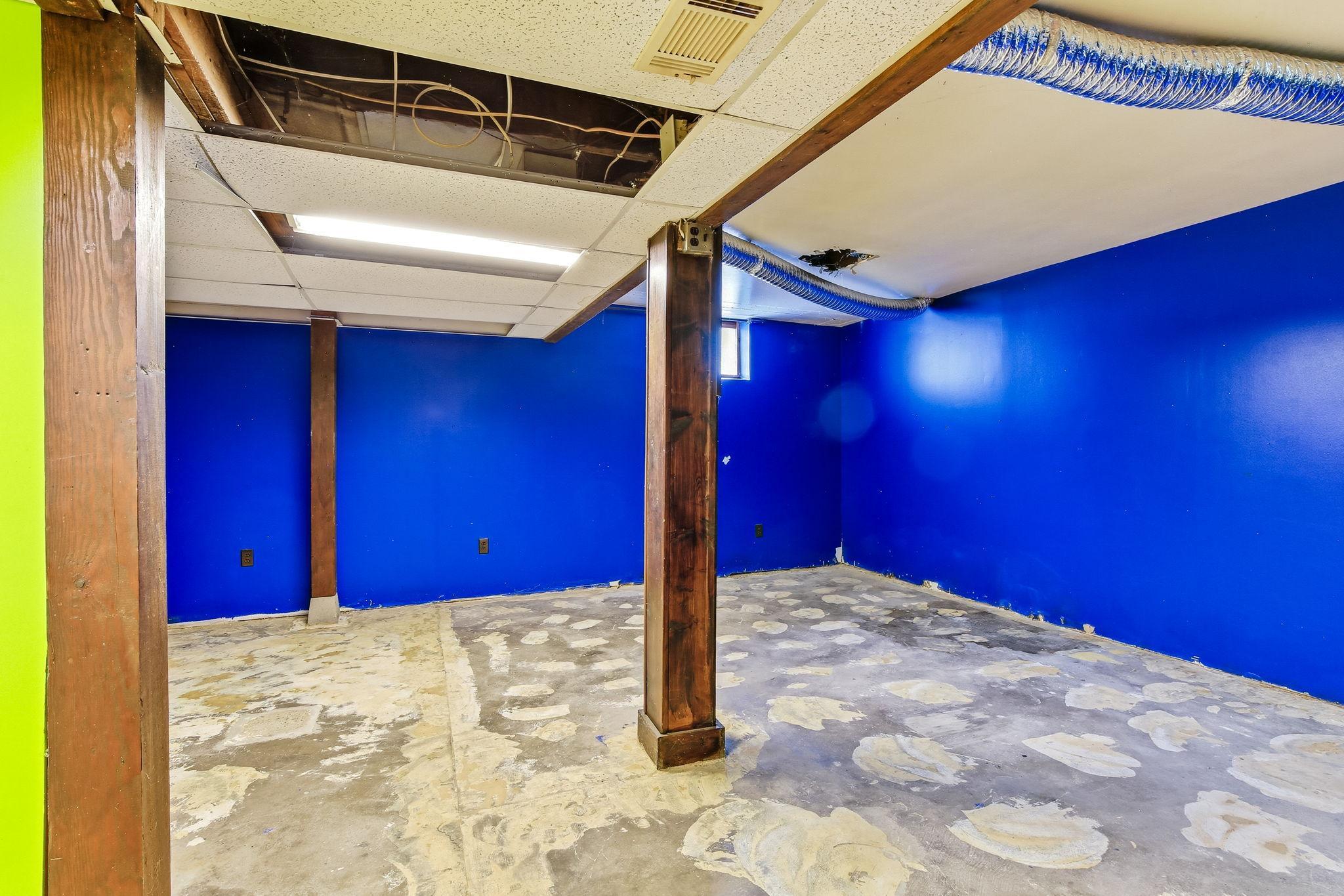 Big basement that could easily be finished!