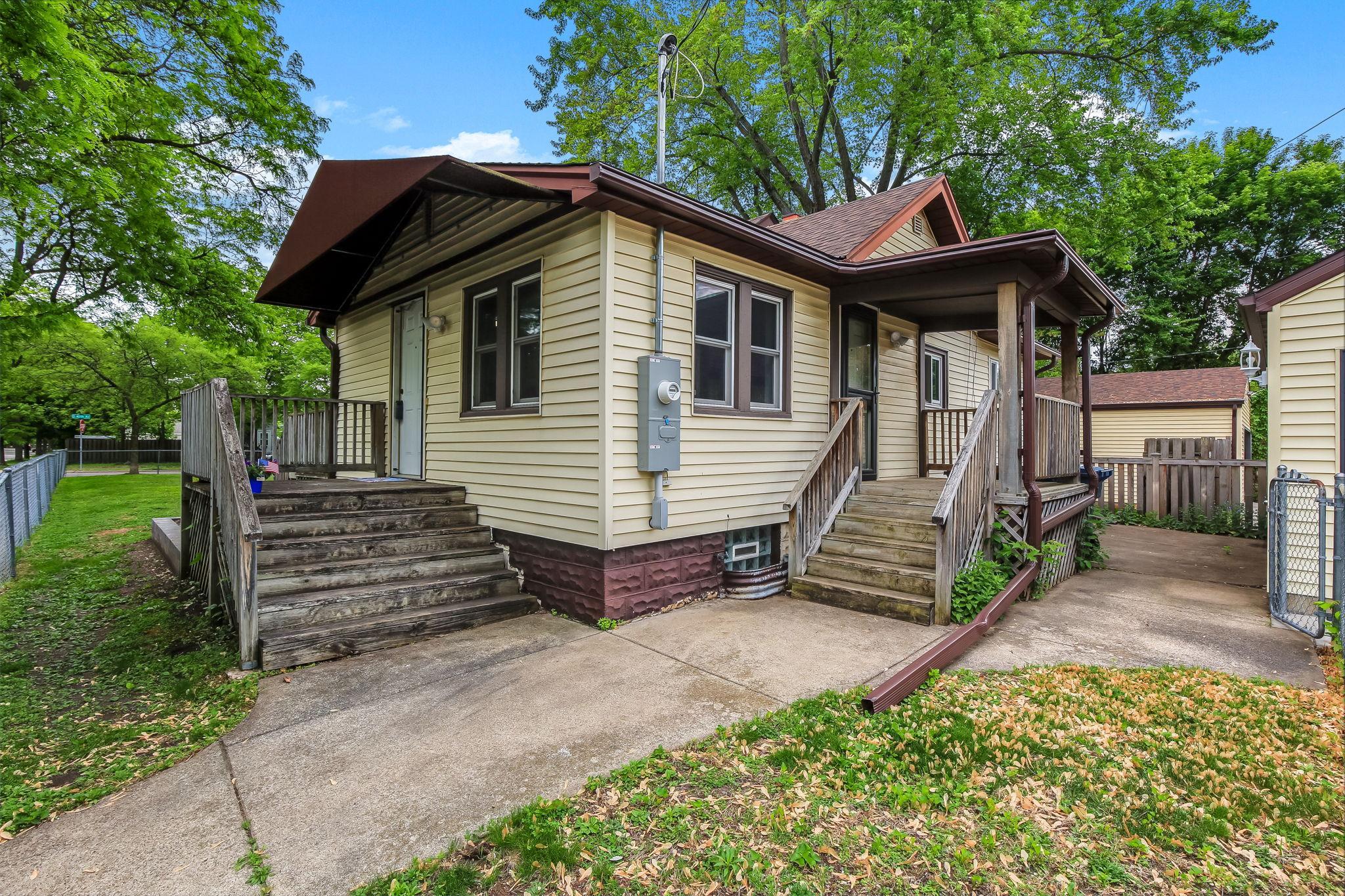 Roof, siding, sidewalks, patio all in good shape!