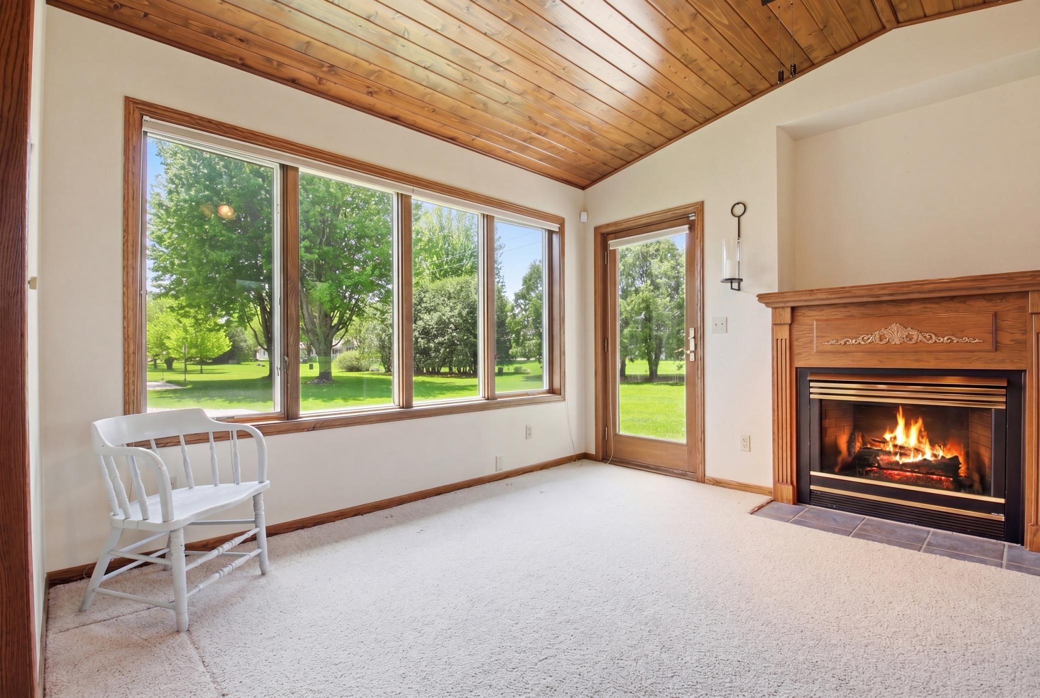 4 season porch w/gas fireplace