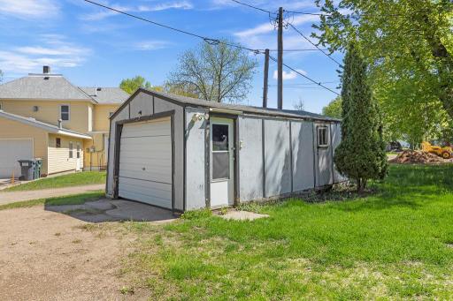 1 stall detached garage with back alley acess