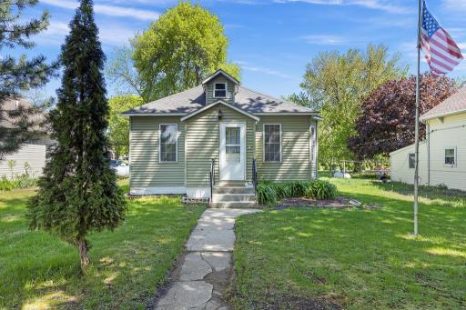 102 E Lyon Street, Minneota, MN 56264