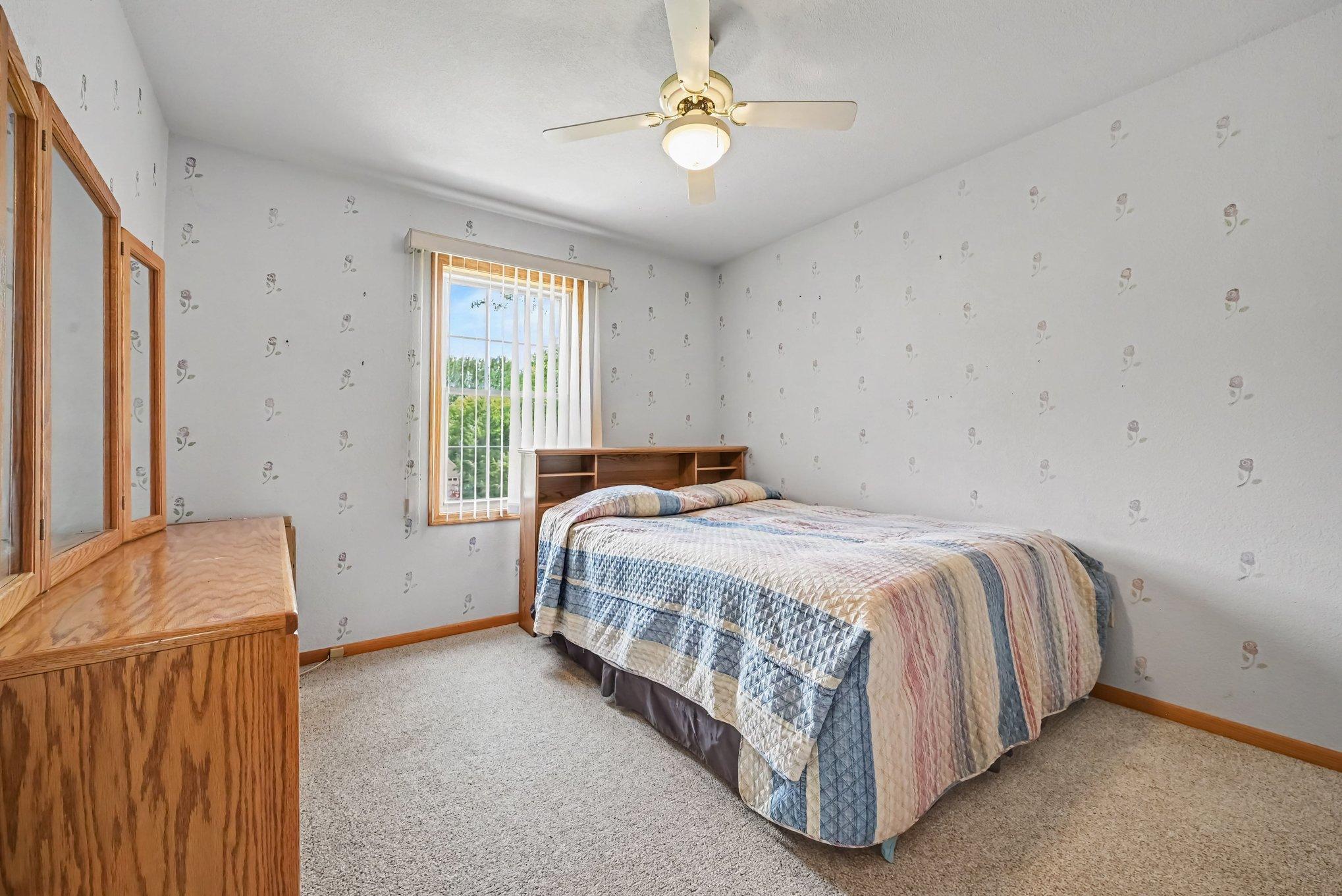 2nd bedroom