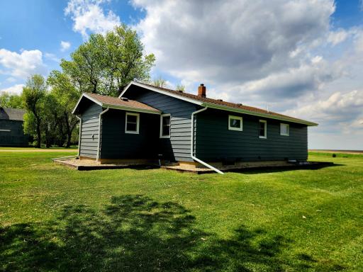 1055 141st Street, Pipestone, MN 56164