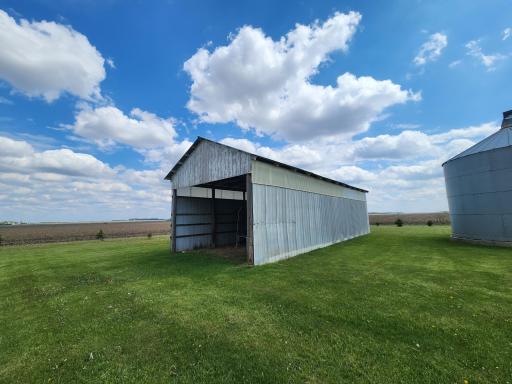 1055 141st Street, Pipestone, MN 56164