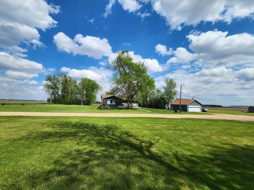 1055 141st Street, Pipestone, MN 56164
