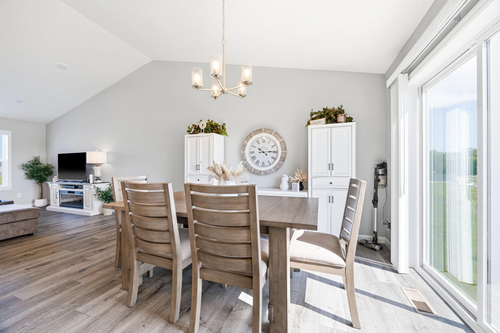 Large area for informal dining - with a view!