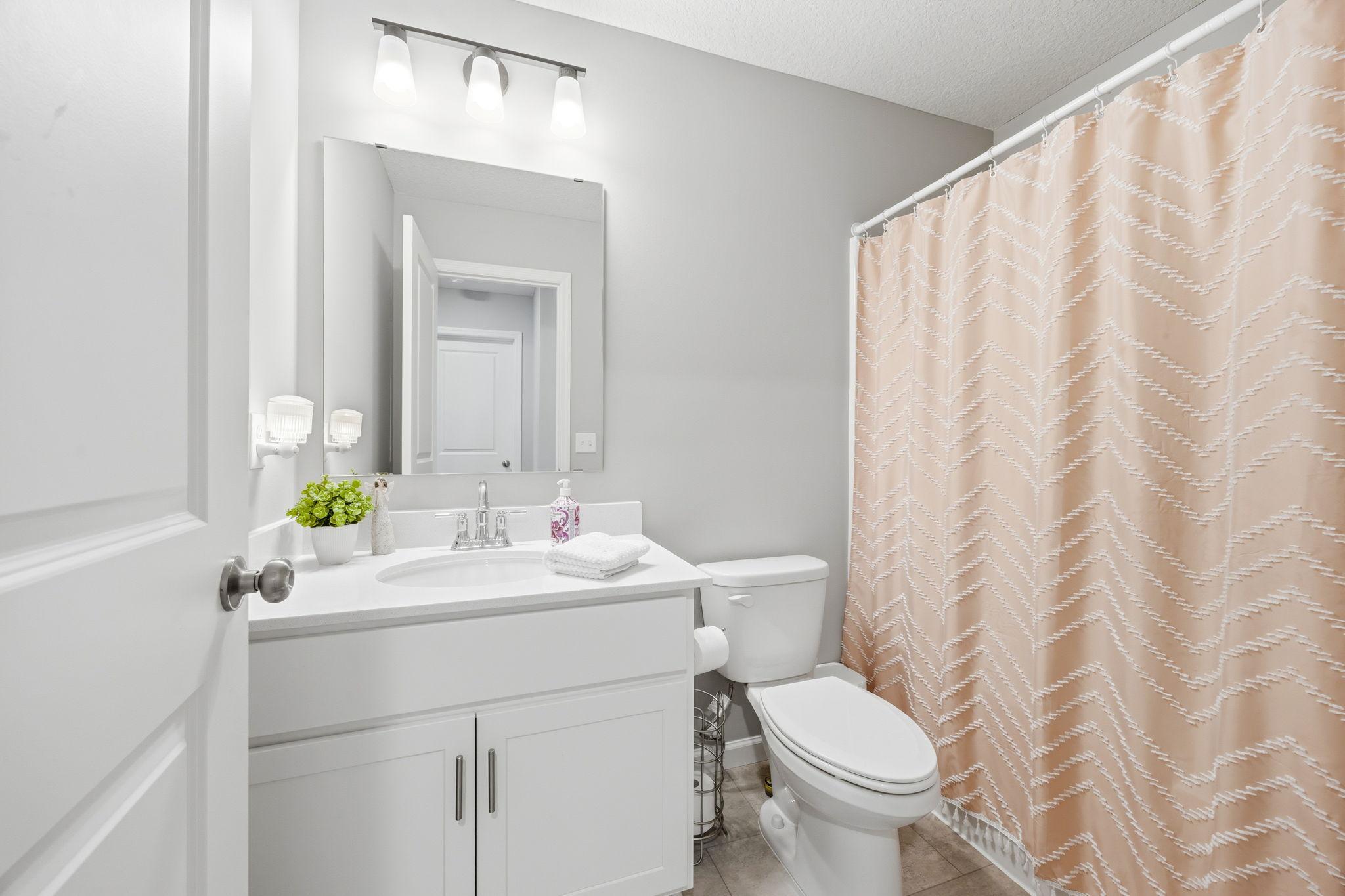 Convenient Master Bath!