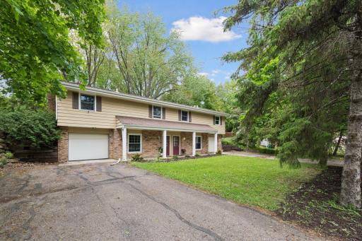 5570 & 5580 Shorewood Lane, Excelsior, MN 55331