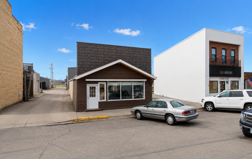 111 Wabasha Ave NE Warroad Main 3.png
