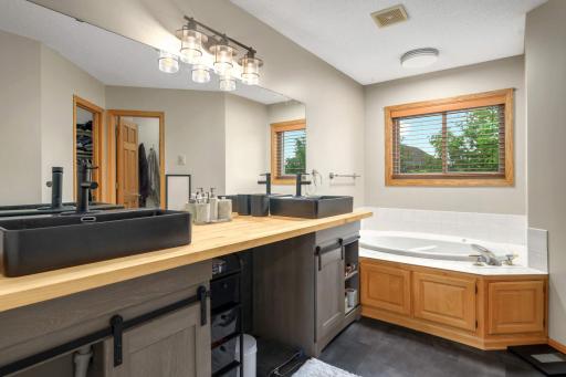 17116 81st Avenue N, Maple Grove, MN 55311