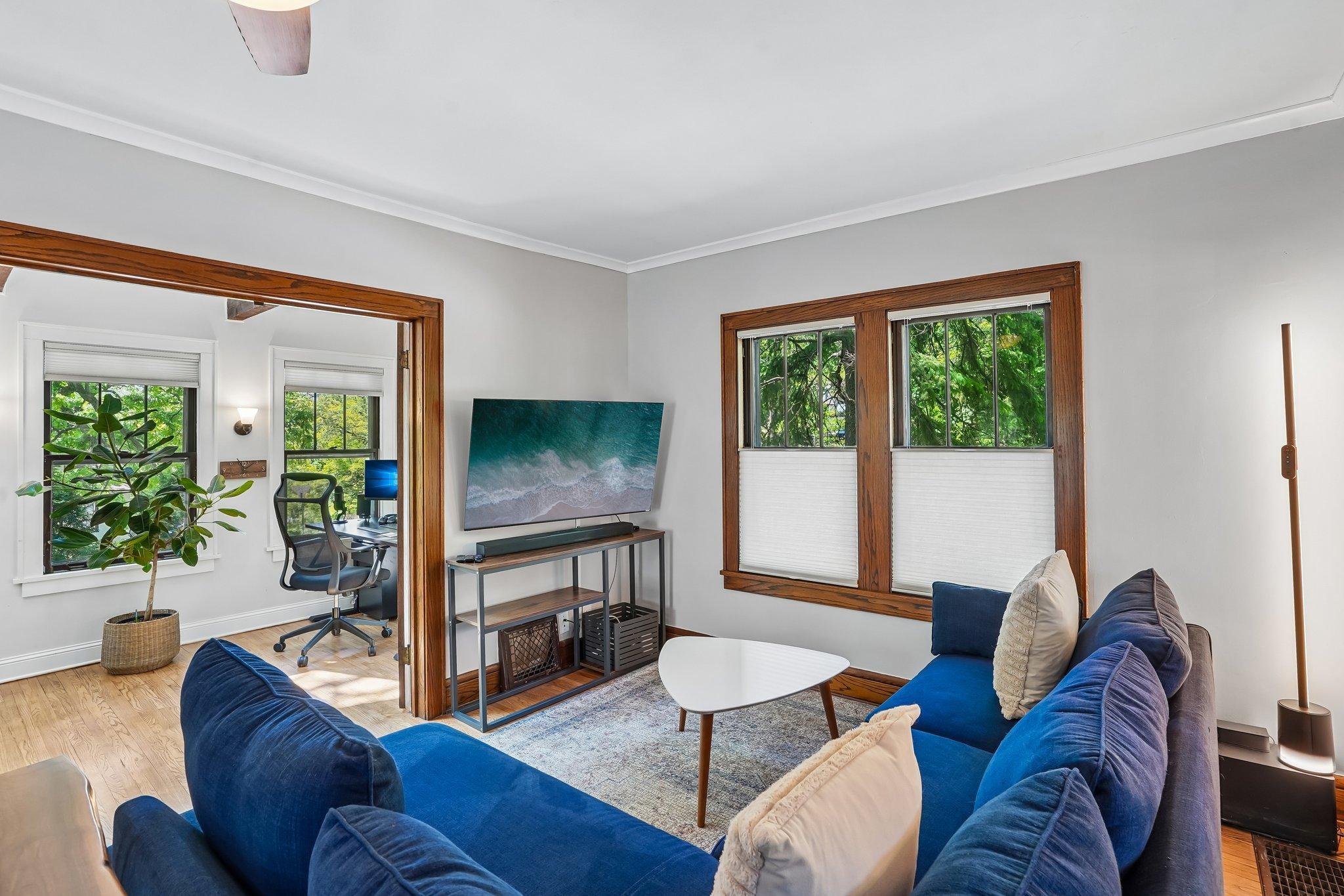 10-web-or-mls-Fillmore St-S2105-010.jpg