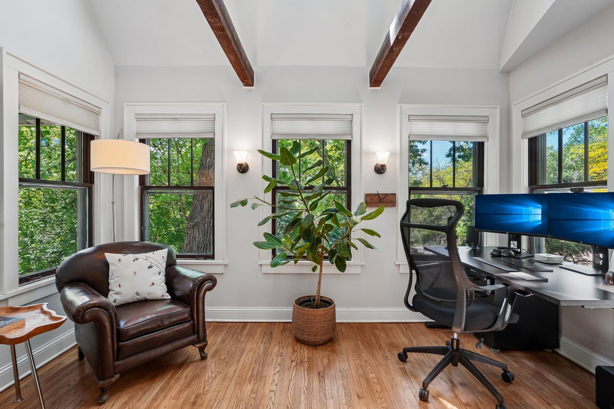 25-web-or-mls-Fillmore St-S2105-025.jpg