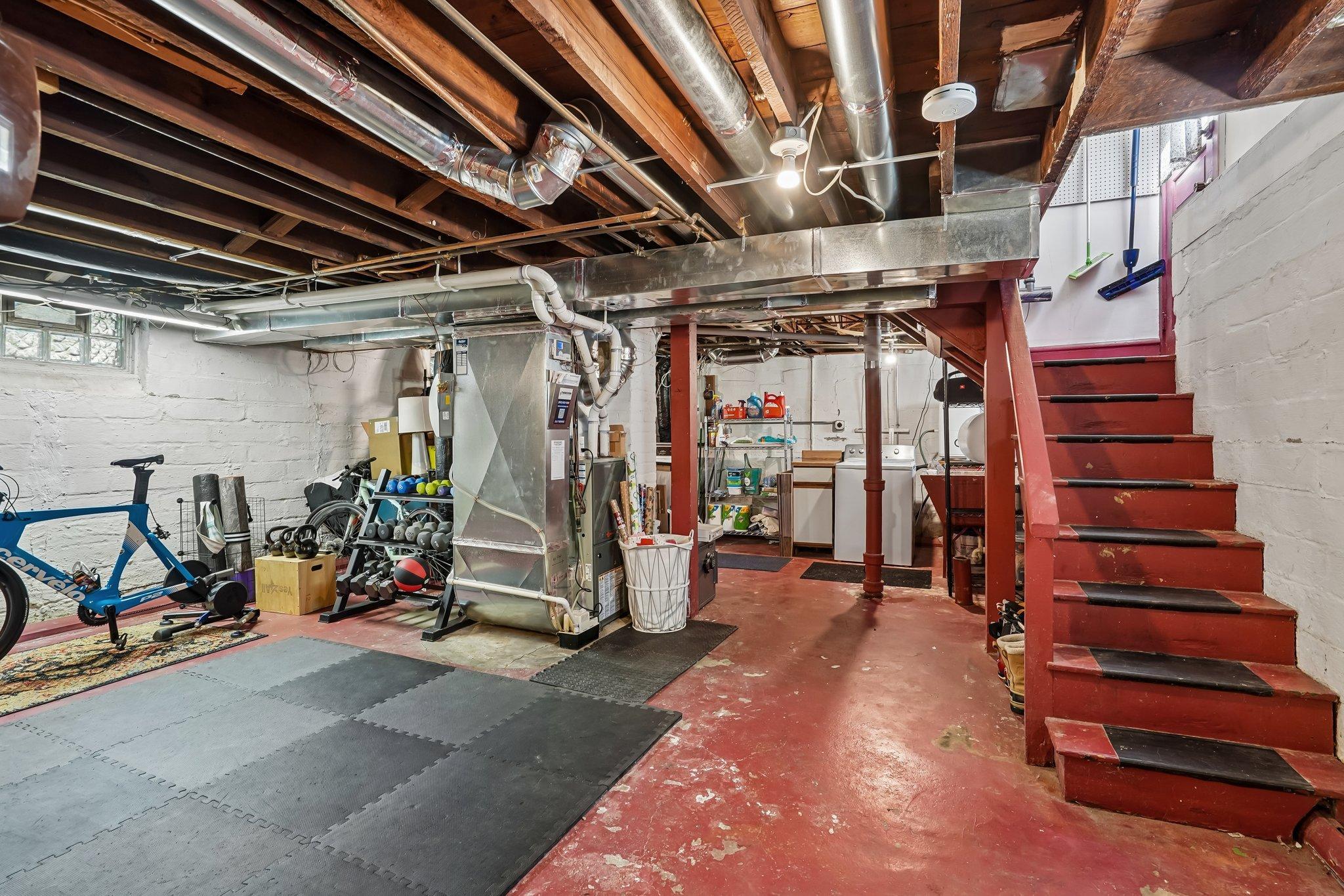 39-web-or-mls-Fillmore St-S2105-039.jpg