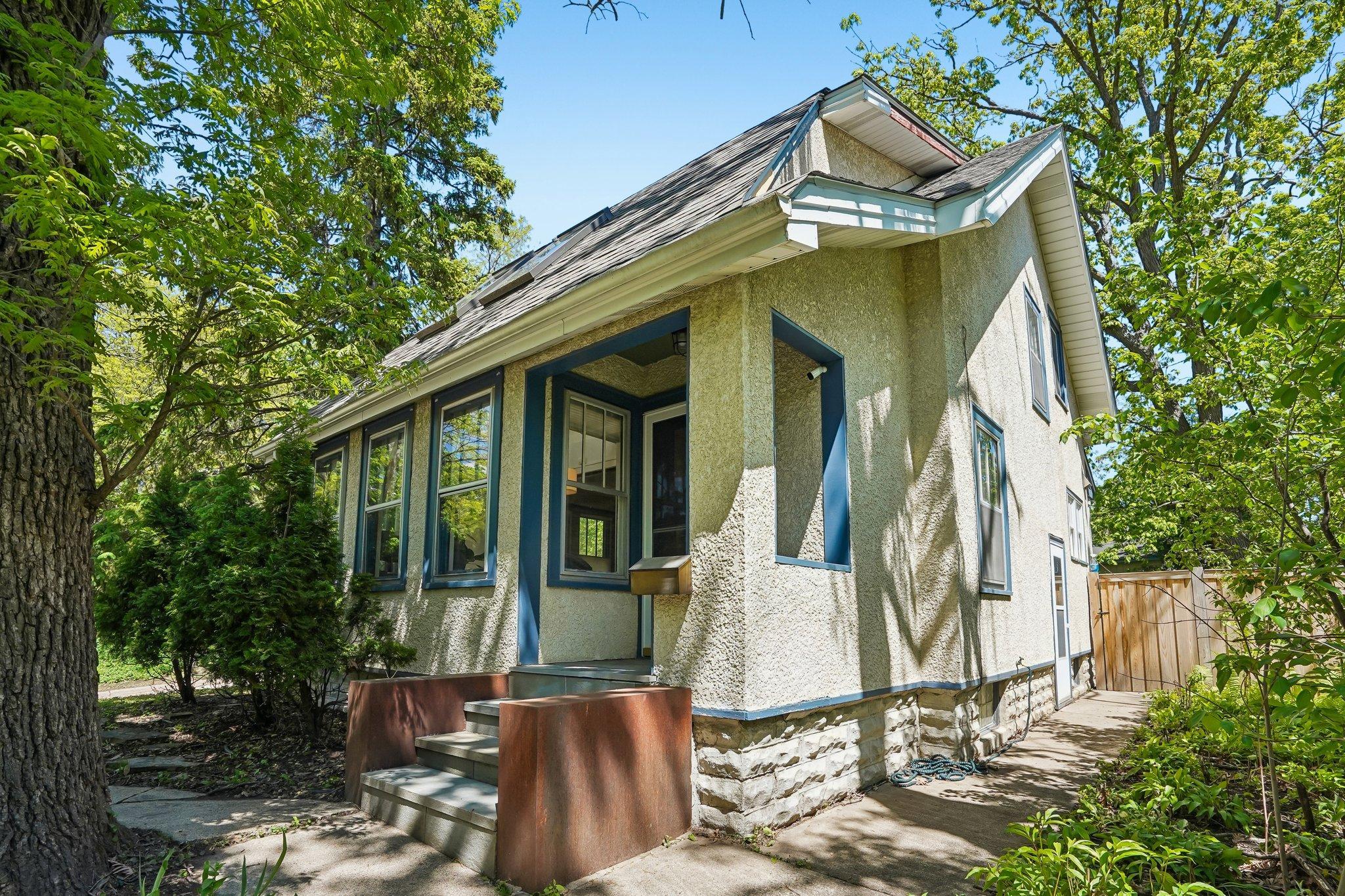 2-web-or-mls-Fillmore St-S2105-002.jpg