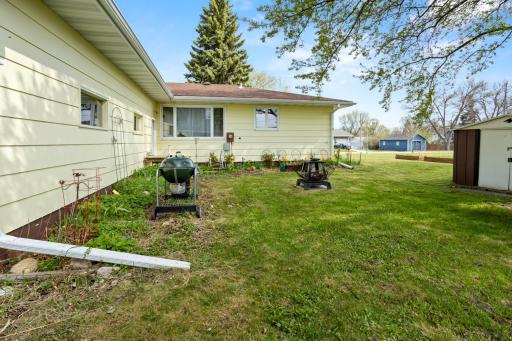 404 Wadge Avenue S, Park River, ND 58270