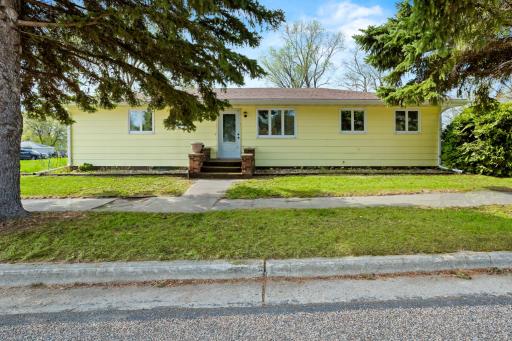 404 Wadge Avenue S, Park River, ND 58270