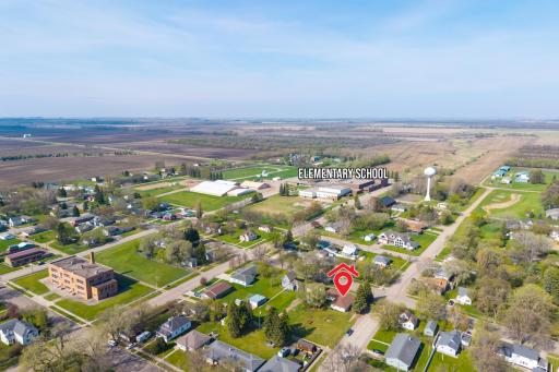 404 Wadge Avenue S, Park River, ND 58270