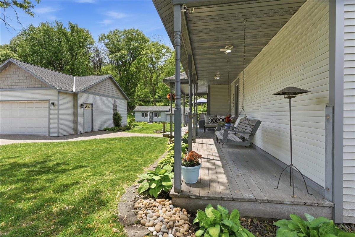 25-Porch.jpg