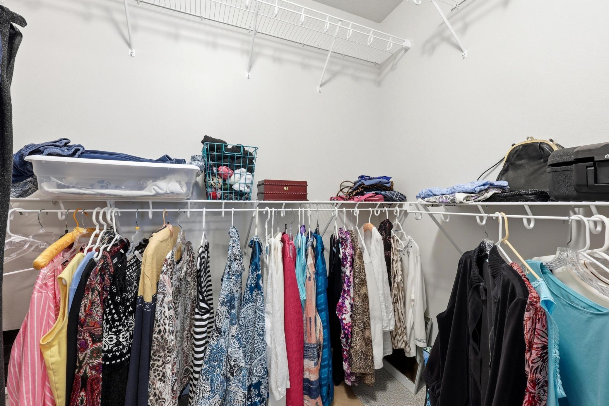 Walk-in Closet